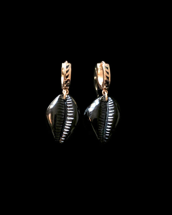 Carved Cowry Earrings - Onyx