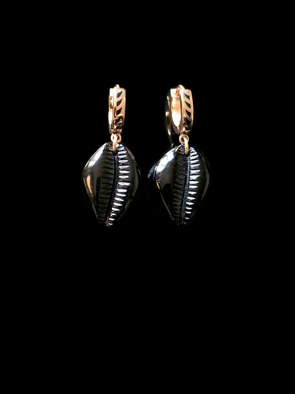 Carved Cowry Earrings - Onyx