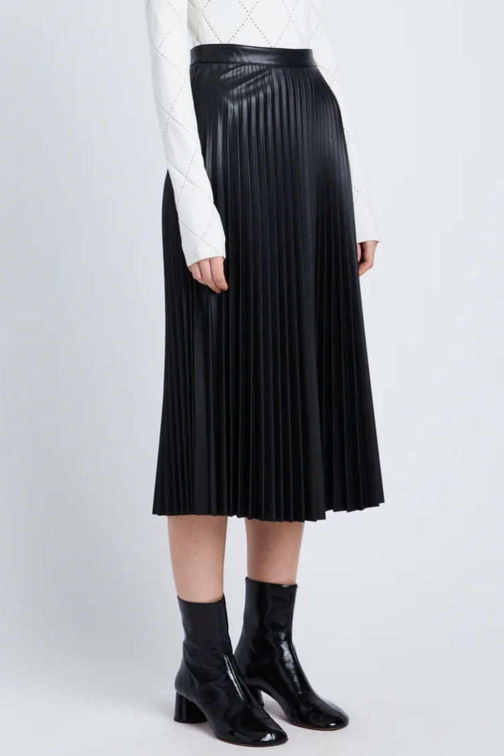 Daphne Pleated Skirt in Faux Leather- Black