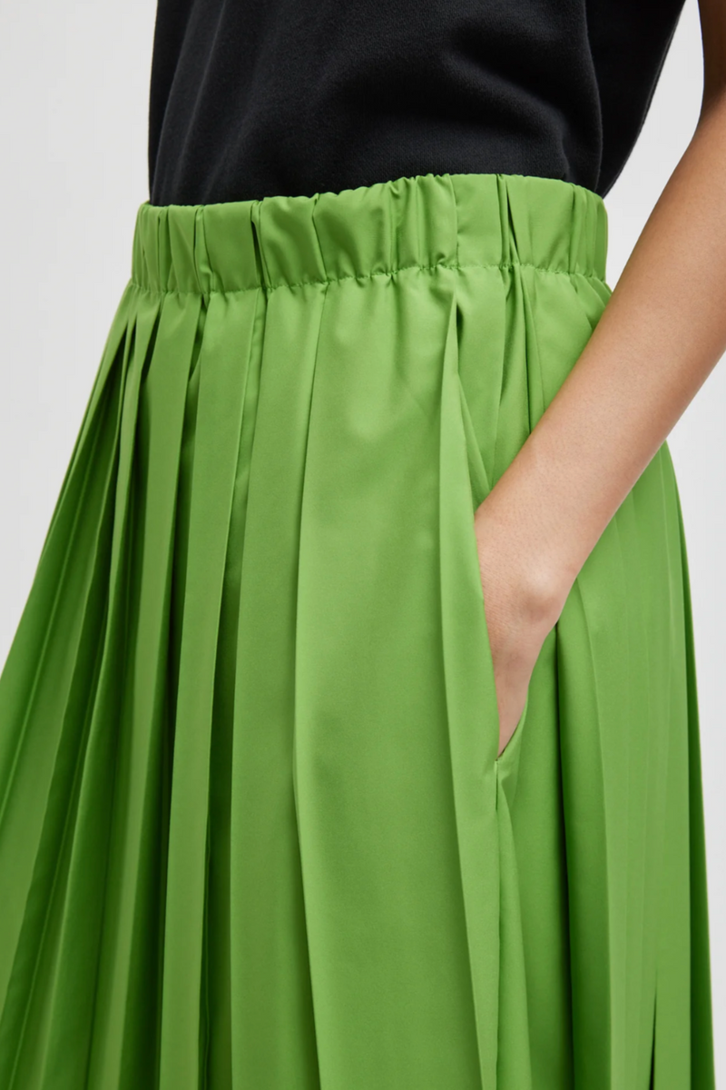 Nylon Pleated Pull On Skirt - Lime