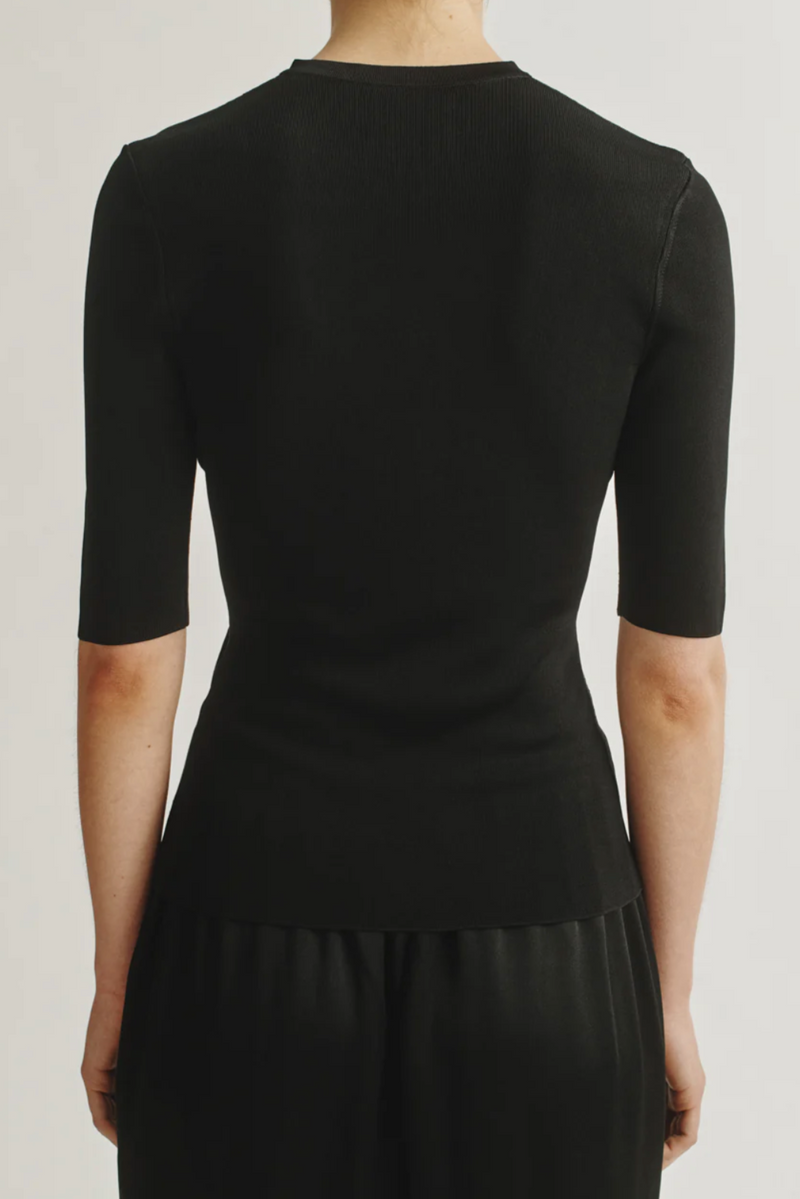 The Saya Top in Viscose - Black
