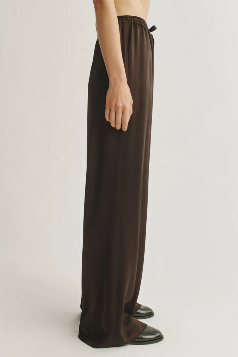 The Slouch Pants in Satin - Espresso