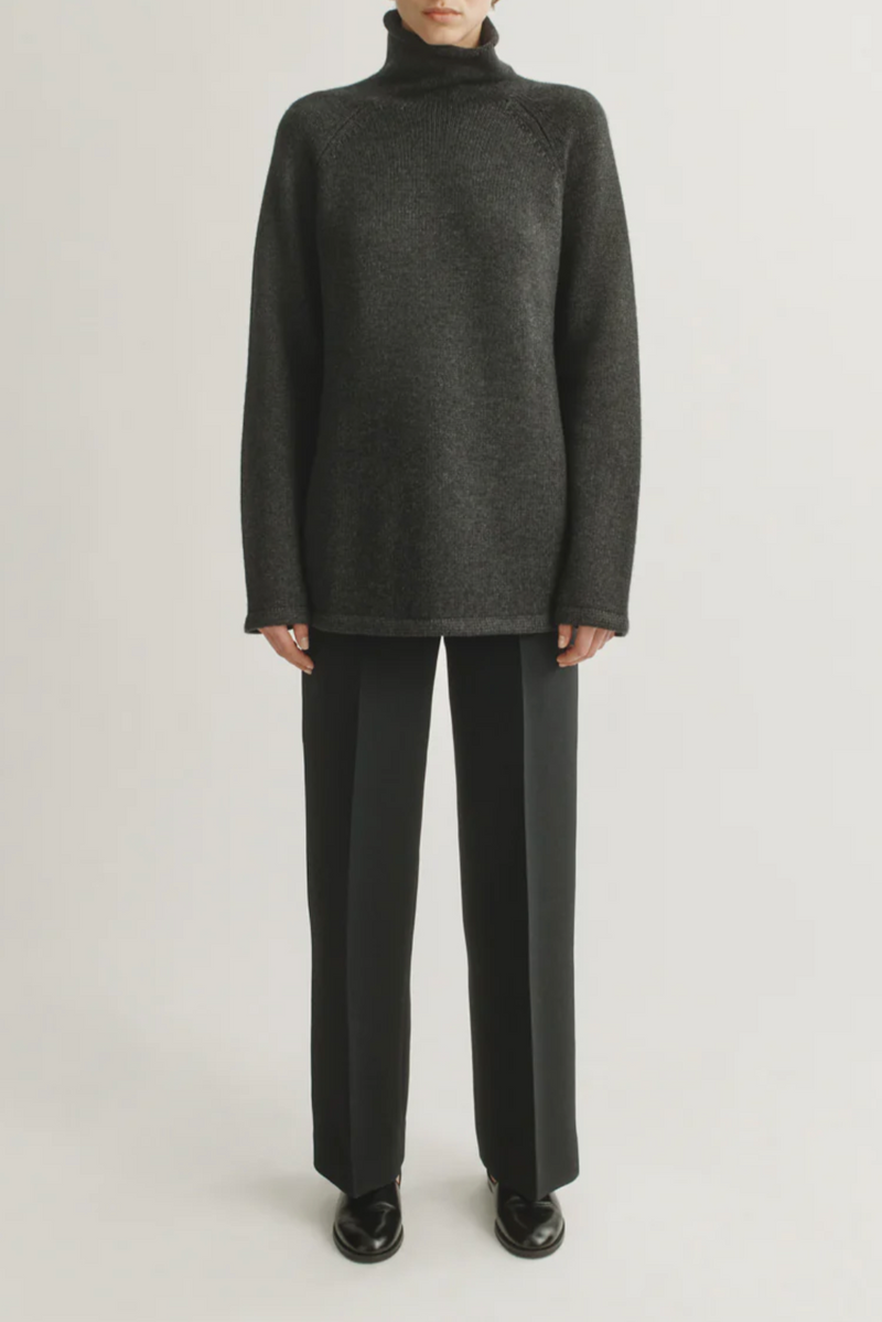 The Slouch Turtleneck - Charcoal