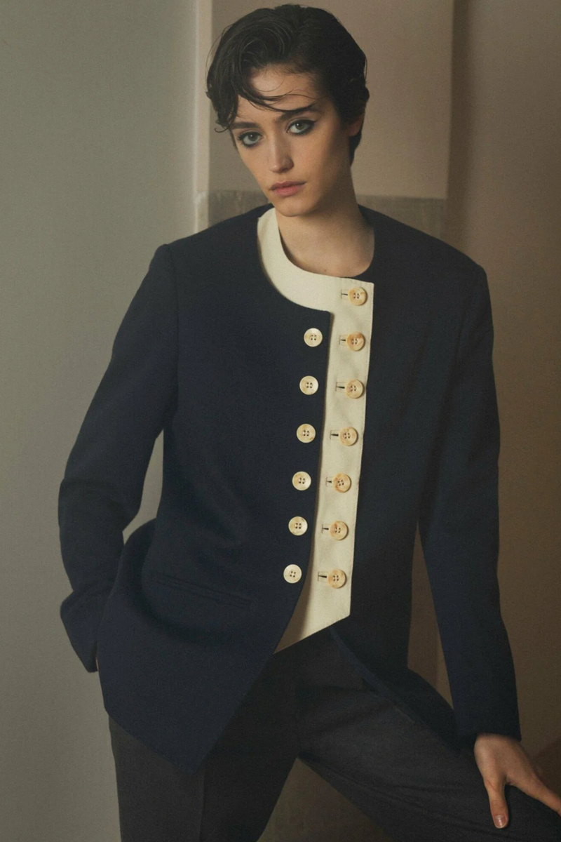 The Lara Blazer in Cashmere - Navy/Ivory
