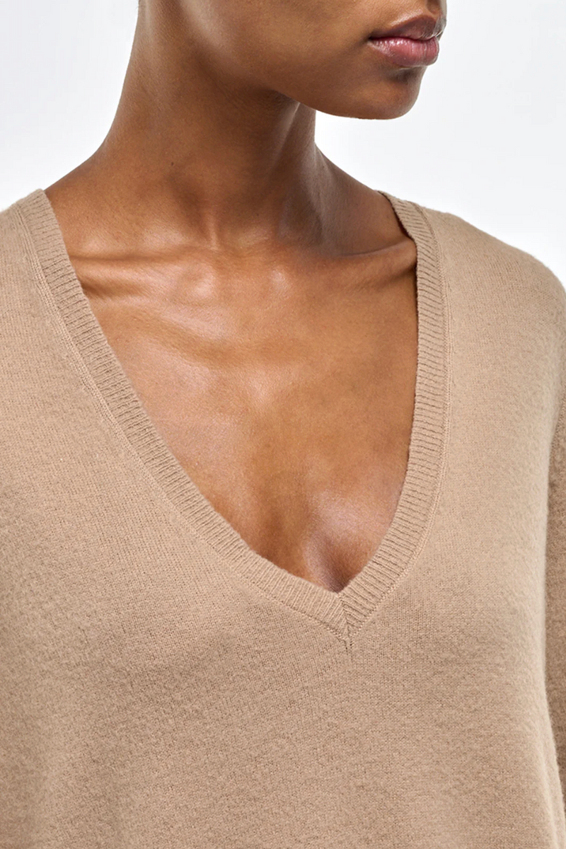 Vesper V-Neck Sweater - Camel