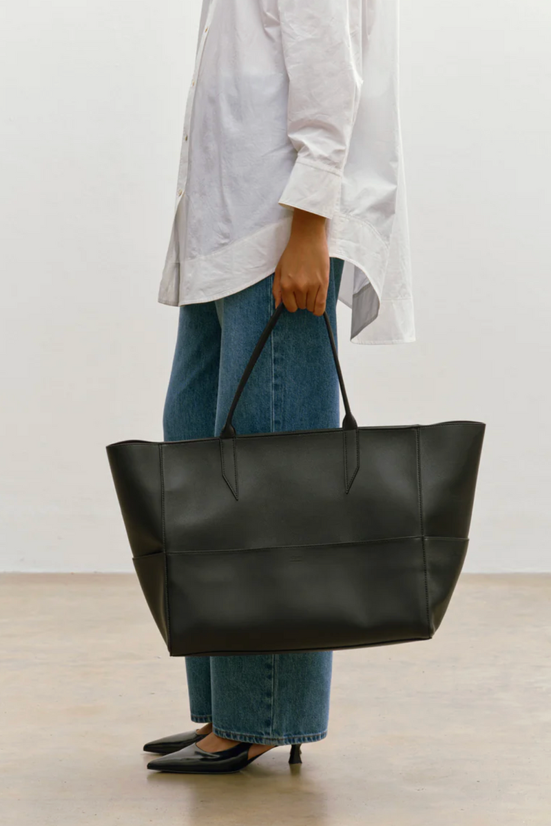 Incognito Large Cabas in Smooth Calfskin - Black