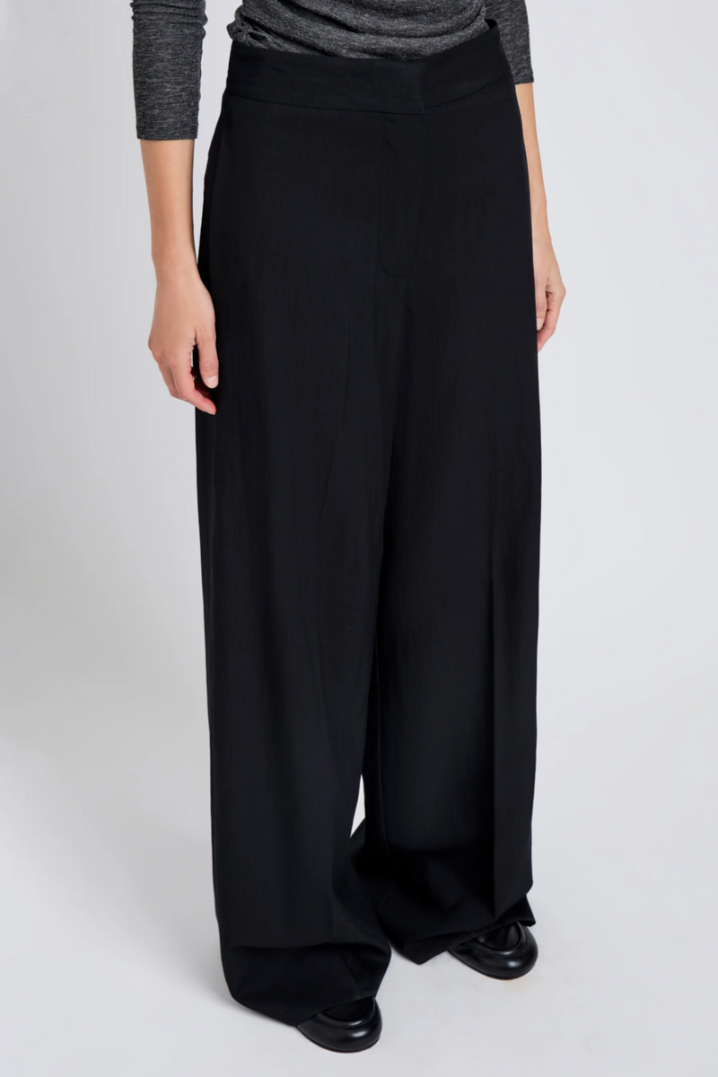 Lydia Pant in Drapey Suiting - Black