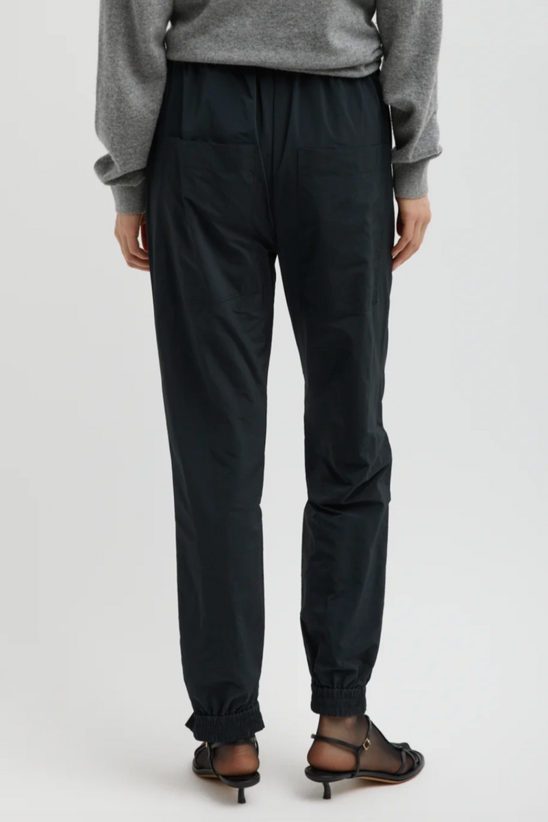 Nylon Zipper Jogger -Black