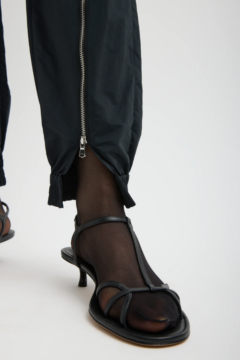 Nylon Zipper Jogger -Black