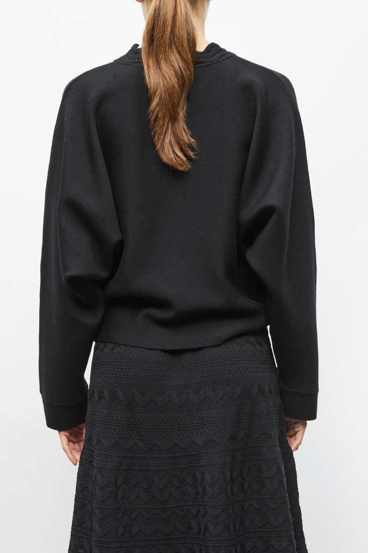 Wave Collar Sweater - Noir Profound