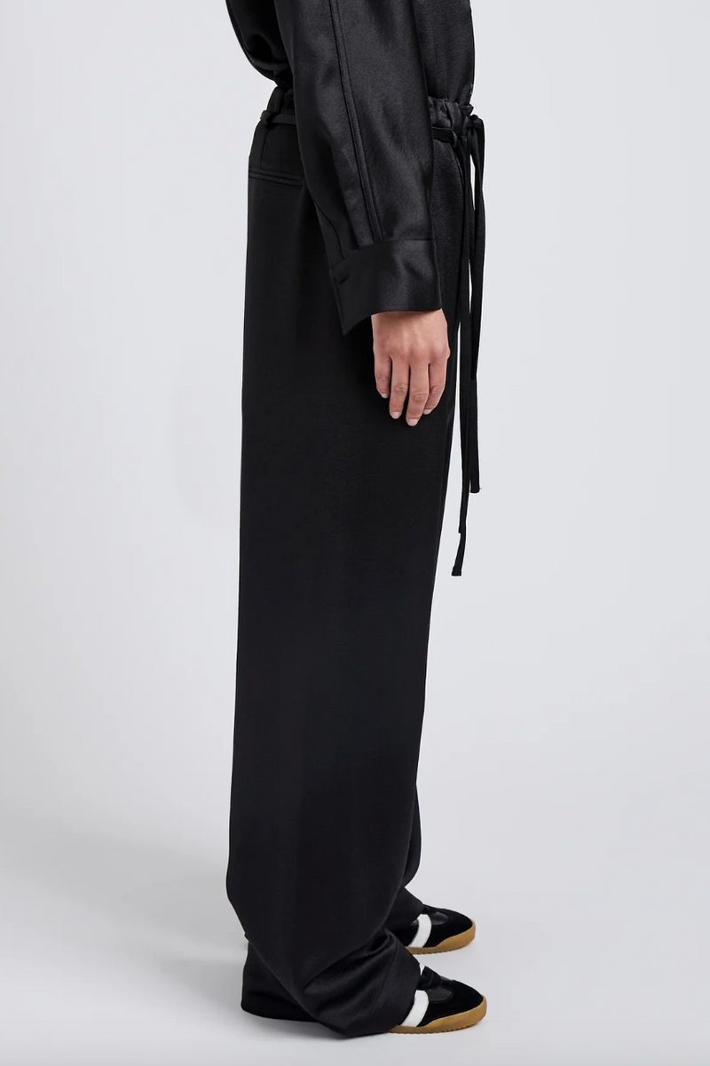 Magnus Pant in Crinkled Crepe - Black