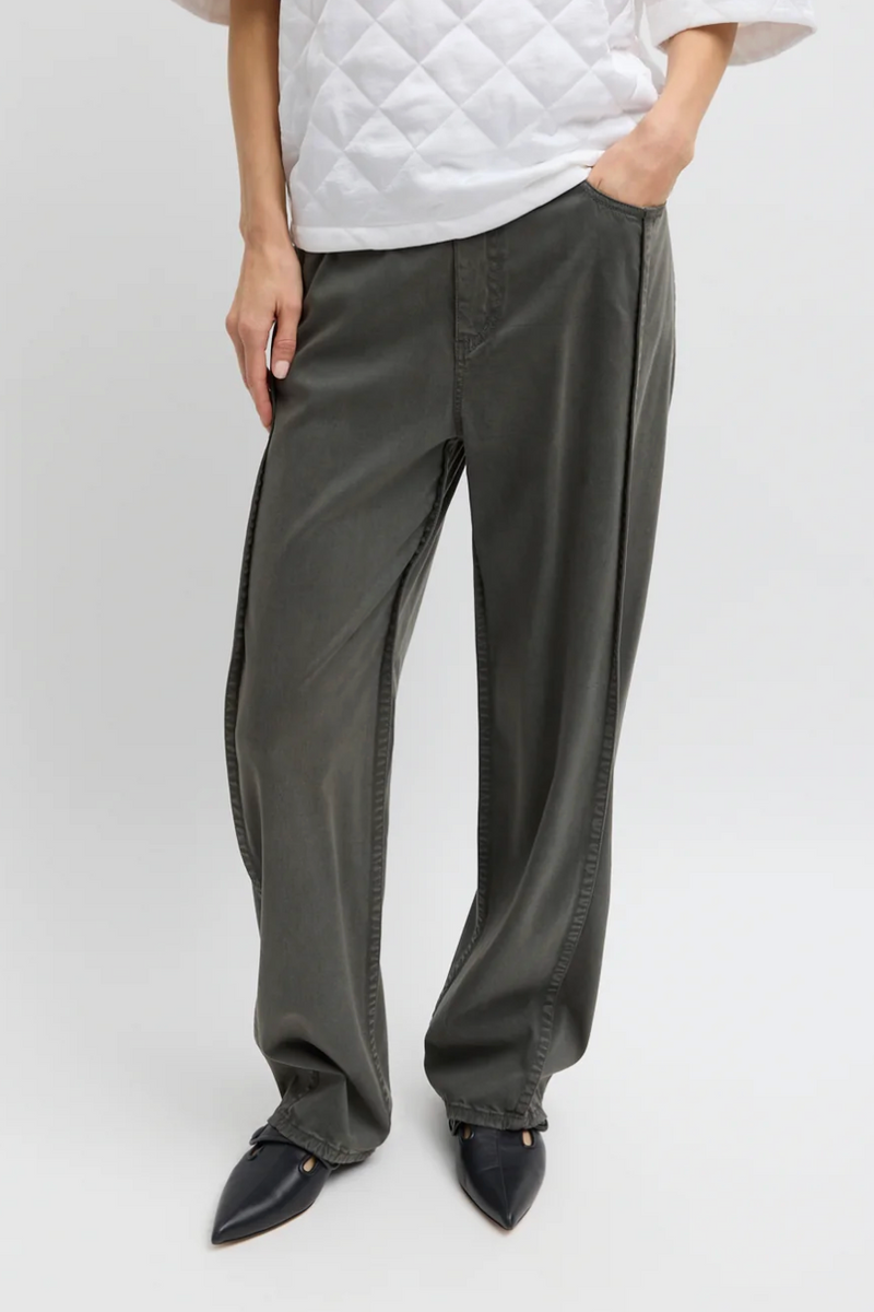 Garment Dyed Stretch Twill Tuck Pant - Grey