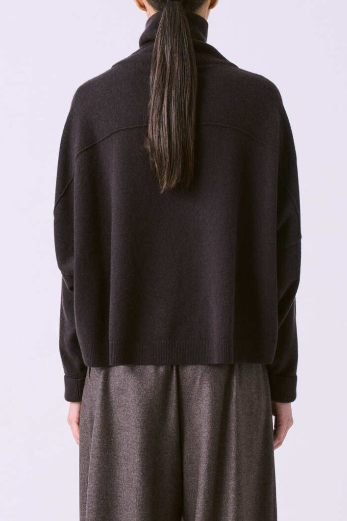T-Neck Iconic Sweater - Blackwood