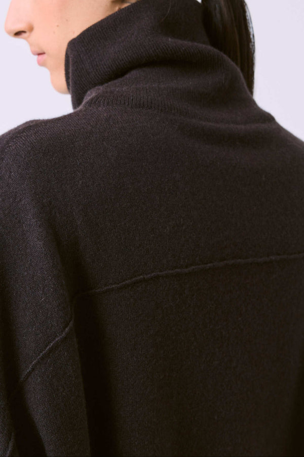 T-Neck Iconic Sweater - Blackwood